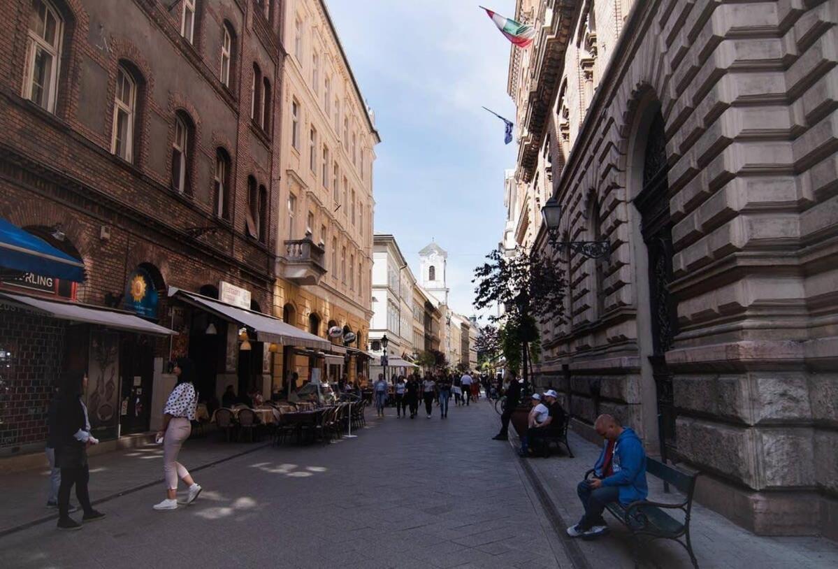 Perfect Place In The Heart Of Downtown Budapest Luaran gambar